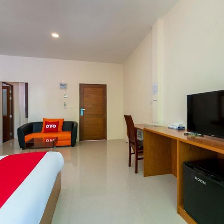 Oyo 665 Sj House Hotel Krabi town Exteriör bild